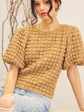 Heyday Textured Puff-Sleeve Top in Camel